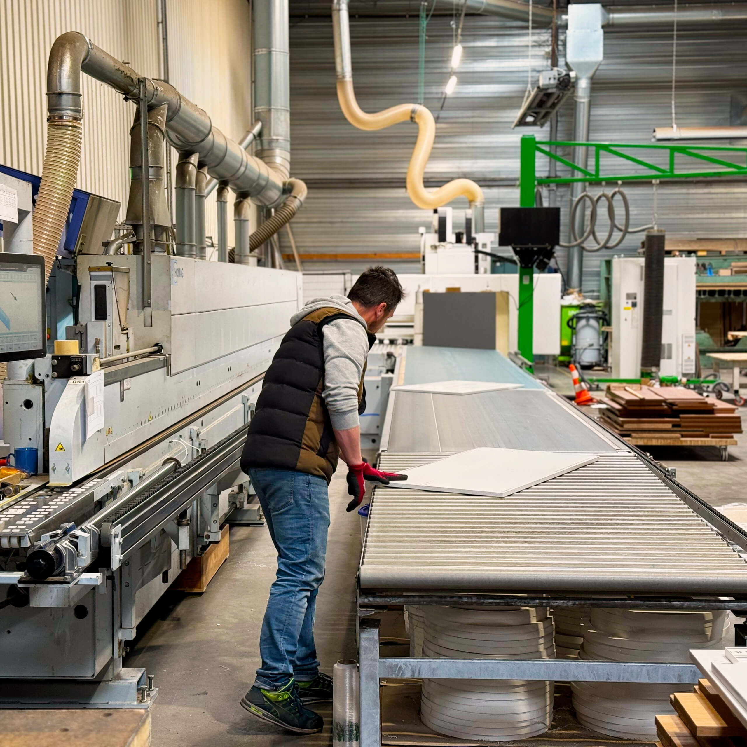 Services de découpes et usinages panneaux bois